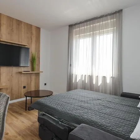 The Eagle Apartment Novalja Exterior photo