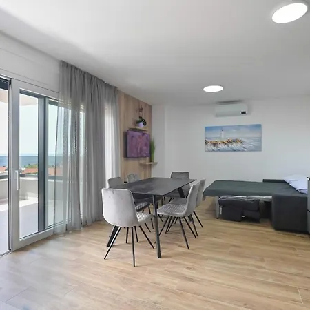 The Eagle Apartment Novalja Exterior photo