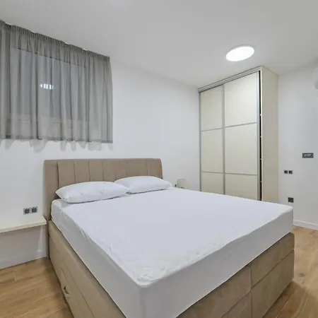 The Eagle Apartment Novalja Exterior photo
